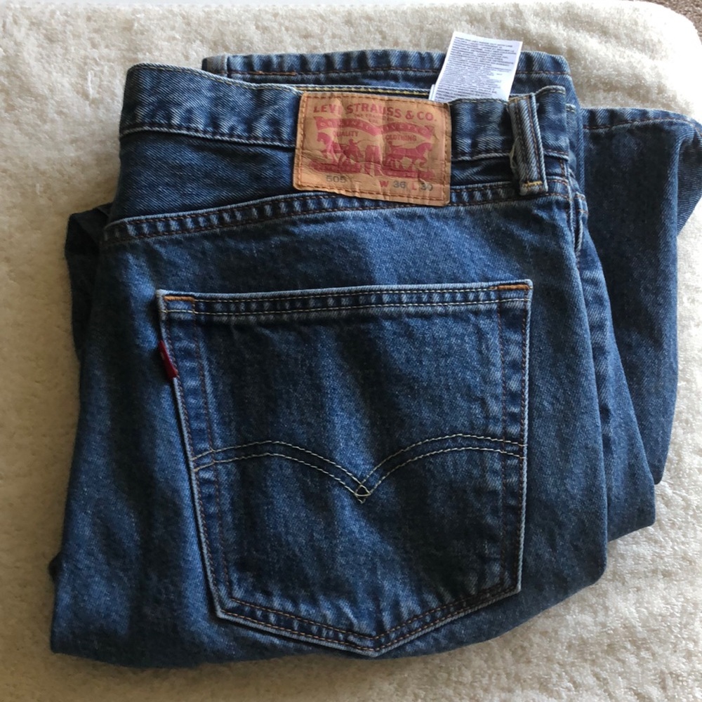 Mens Levi Jeans NWOT Medium Stonewashed